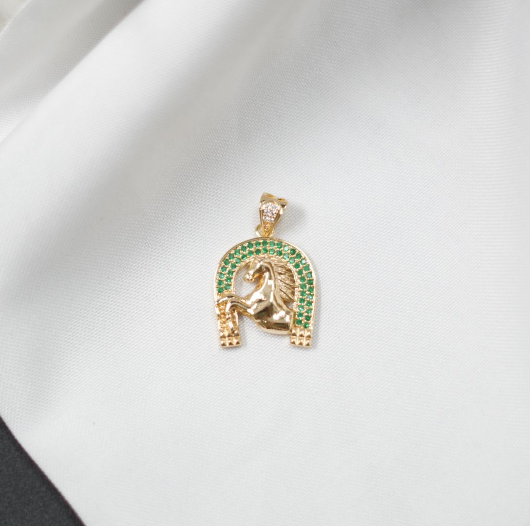 Miniatura 2 de DIJE CABALLO DORADO PIEDRAS VERDES